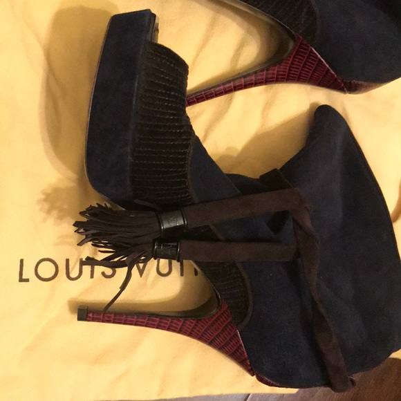 Louis Vuitton suede booties - Picture 2 of 6